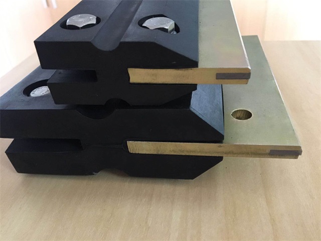 Split Type Heat Resistant Secondary Tungsten Carbide Belt Cleaner Blade
